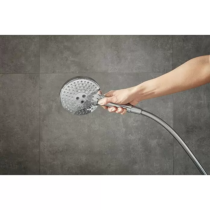 Hansgrohe Handbrause Raindance Select S120 - Anzahl Funktionen: 3 Stk., Durchmesser: 12,5 cm, Select-Taste, Chrom - Anwendungsbeispiel