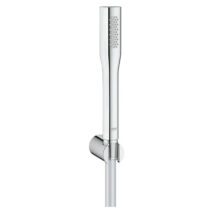 Grohe Euphoria Cosmopolitan Brause-Set - Anzahl Funktionen: 1 Stk., Chrom - Nahaufnahme einer Grohe Handbrause mit Chromoberfläche, die durch ihr modernes Design und ihre präzisen Wasserstrahlen besticht.