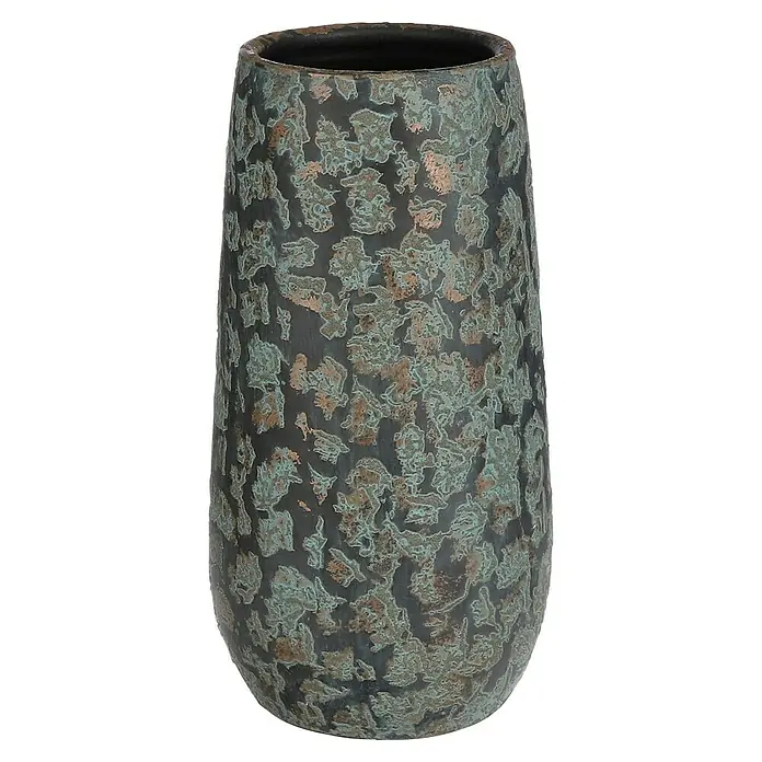 Edelmann Übertopf rund Clemente - Außenmaß (Ø x H): 17,5 x 35 cm, Kupfer, Naturmaterialien - Nahaufnahme einer Vase mit einem Muster aus Kupfer und Grün auf dunklem Grund, das ein elegantes und einzigartiges Design bietet.