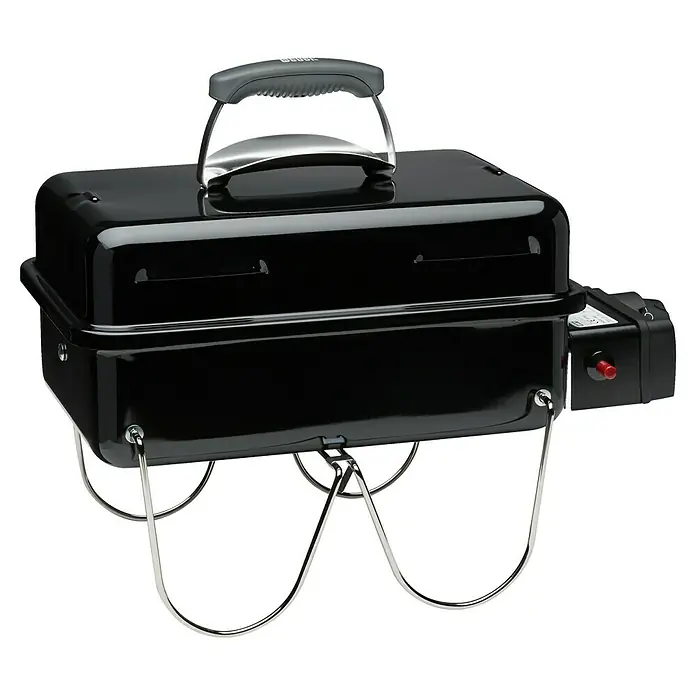Weber Go-Anywhere Gasgrill - Grillfläche (B x T): 42 x 26 cm, 1,9 kW, Anzahl Brenner: 1 - Hier ist ein kompakter, schwarzer Weber-Gasgrill mit einem stabilen Griff und einem roten Zündknopf. Perfekt für unterwegs!