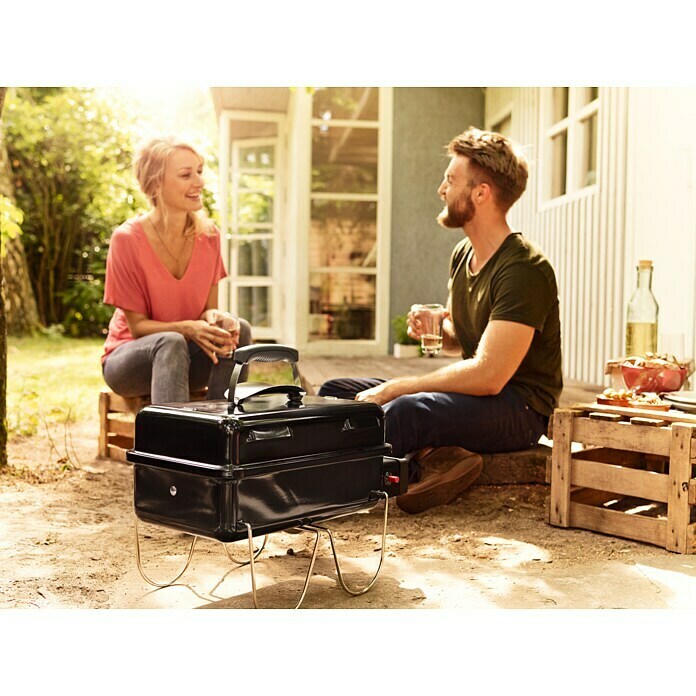 Weber Go-Anywhere GasgrillAnzahl Brenner: 1, Hauptgrillfläche: 42 x 26 cm, 1,9 kW Mood Shot