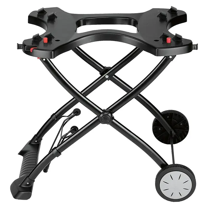 Weber Carro con ruedas para barbacoa - Específico para: Serie de barbacoa Q1000 / Q2000 - Primer plano de un soporte para parrilla Weber negro que está plegado y tiene ruedas para facilitar el transporte.