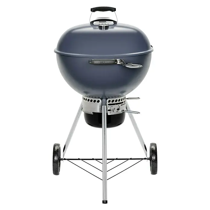 Weber Master-Touch GBS Kugelgrill C-5750 - Durchmesser Grillfläche: 57 cm, Slate Blue - Hier ist ein Holzkohlegrill von Weber, Modell Master-Touch. Er ist in Anthrazitgrau gehalten und besitzt Rollen für den einfachen Transport.
