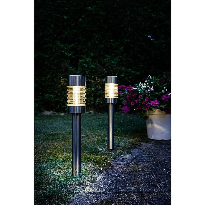 Luxform Estaca solar Torino - L x An x Al: 7,5 x 7,5 x 58 cm, Plateado, 8 lm - Dos luces de jardín iluminan el camino del jardín. Las lámparas tienen un diseño moderno y proporcionan luz cálida.
