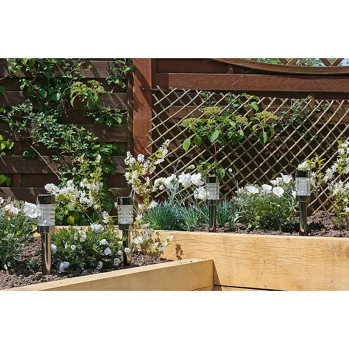 Luxform Estaca solar Rennes - Transparente, Negro, 5 lm - Hermoso jardín con una fila de luces solares, que añaden un toque decorativo a las flores y plantas. Las luces son un verdadero atractivo.