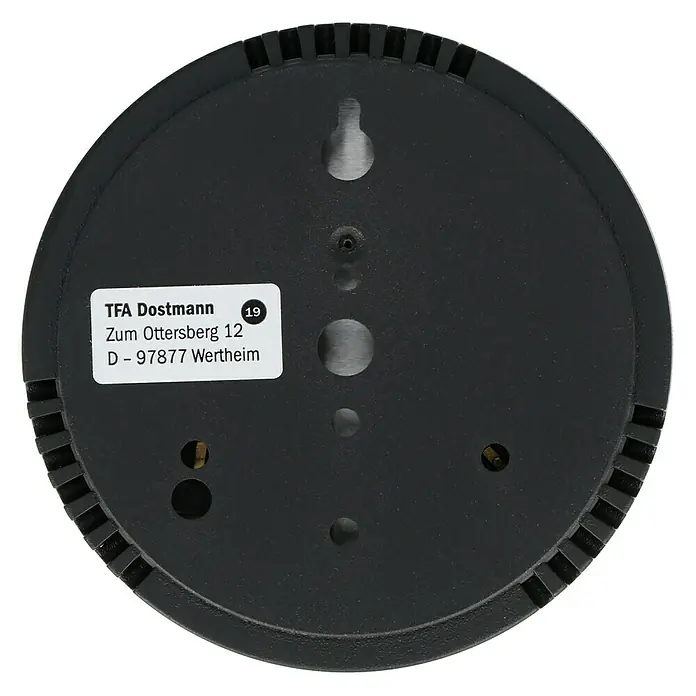 TFA Dostmann Thermo-Hygrometer - 7 cm - Die Rückseite eines runden TFA Dostmann-Produkts mit Aufhängeloch und Herstellerinformationen.
