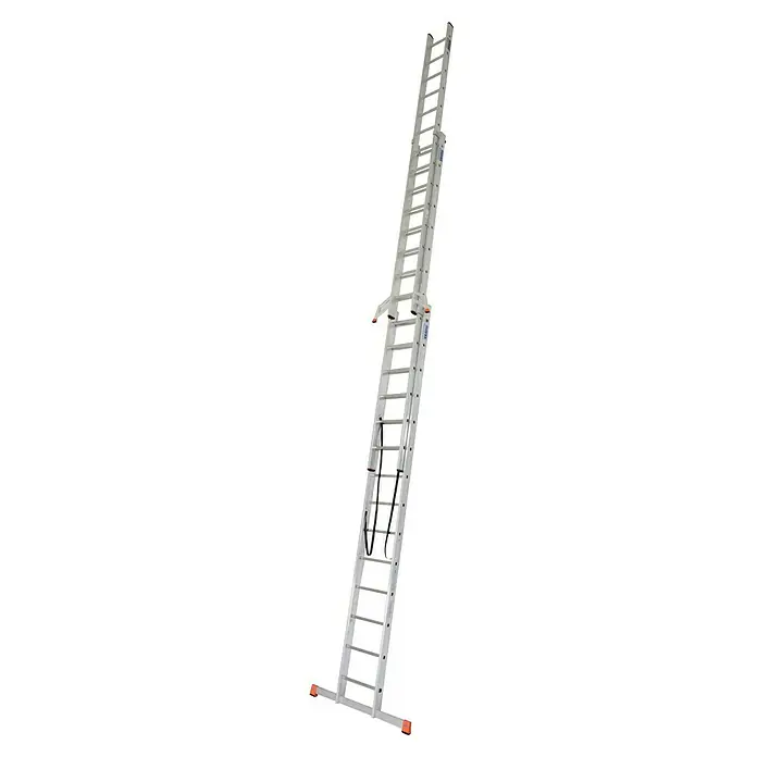 Krause Monto Mehrzweckleiter Tribilo - Arbeitshöhe: 10,9 m, Anzahl Tritte: 42 Stk., Belastbarkeit: 150 kg, Aluminium - Das Bild zeigt eine ausziehbare Aluminiumleiter, die gegen einen schwarzen Hintergrund steht und sich ideal für Bauarbeiten eignet.