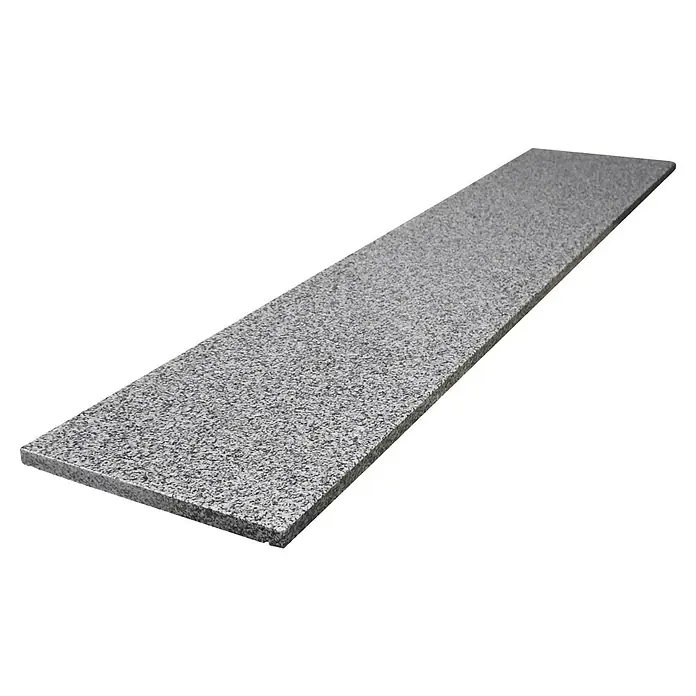 Fensterbank Bianco Cordo - 101 x 25 x 2 cm, Grau, Naturstein - Aufnahme einer schmalen Granitplatte mit einer fein gesprenkelten Oberfläche, ideal für Arbeitsplatten oder Akzente.