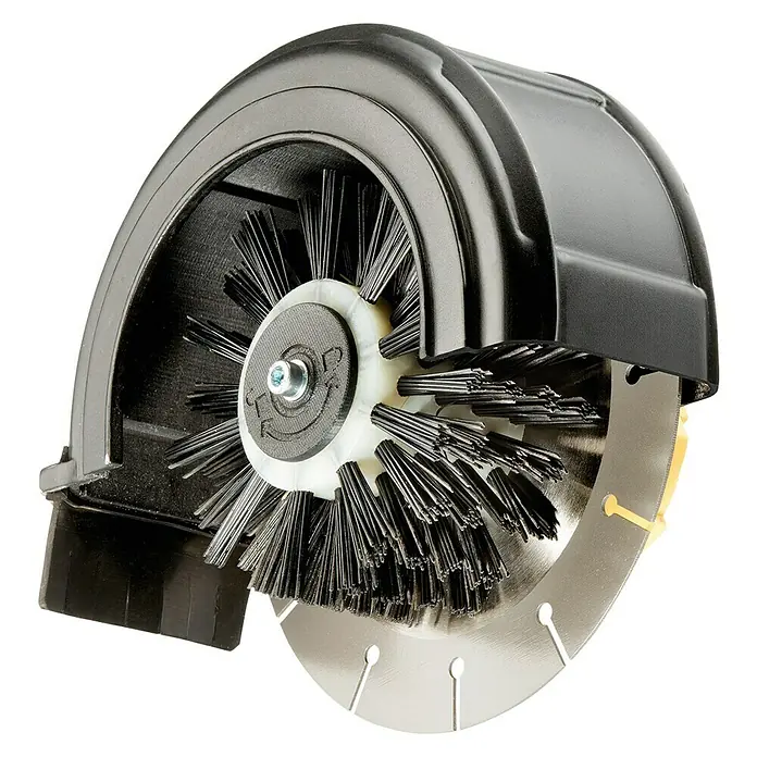 Gloria Rasenkantenschneider Cut & Brush - Passend für: Gloria Bodenreinigungsbürsten MultiBrush speedcontrol/li-on - Detailaufnahme einer Kehrbürste mit rotierenden Borsten und Metallscheibe, ideal für Reinigungsarbeiten im Außenbereich.