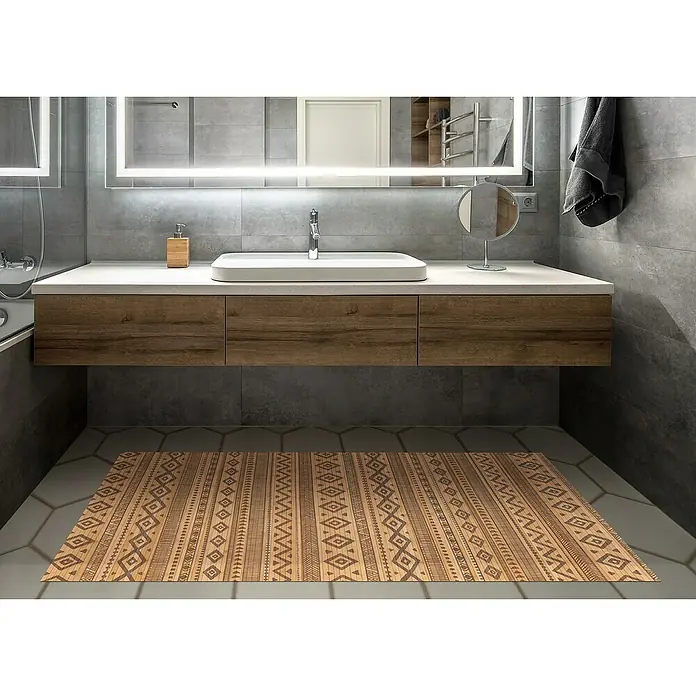 Alfombra de bambú Etnic - Natural/Negro, 90 x 60 cm - Alfombra de baño con diseño étnico en tonos marrones cálidos frente a un moderno tocador. Aporta confort y estilo al baño.