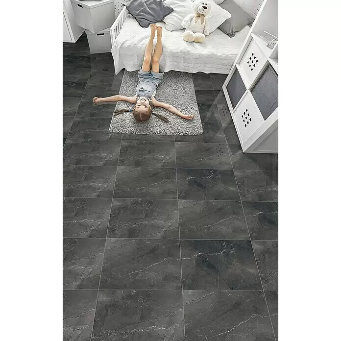 Feinsteinzeugfliese Pulpis - 60 x 60 cm, Schwarz, Glänzend - Stimmungsaufnahme
