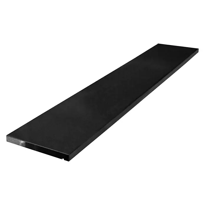 Fensterbank Absolute Black - 240 x 30 x 2 cm, Schwarz, Naturstein - Schwarzes Brett vor einem schwarzen Hintergrund, ideal für minimalistische Designs. Perfekt für Büros oder moderne Wohnräume.