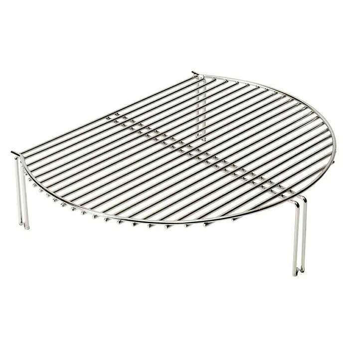 Kamado Joe Grillrost Erweiterung - L x B: 32,7 x 39 cm - Bild eines halbkreisförmigen Grillrosts aus Edelstahl mit Stützbeinen. Er eignet sich perfekt zum Grillen von Speisen und ist leicht zu reinigen.