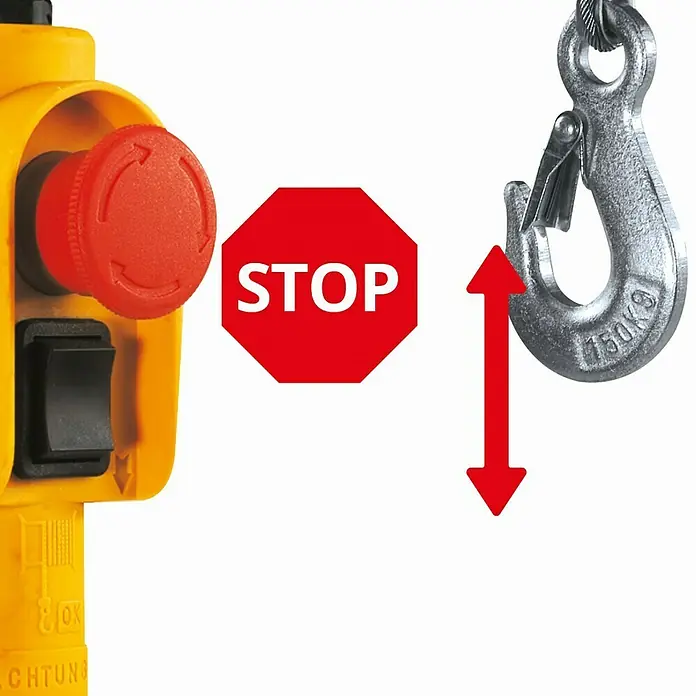 Einhell Polipasto TC-EH 250 - 12 m, 500 W, 230 V - Primer plano de un panel de control amarillo con un botón de parada de emergencia rojo, un gancho de elevación y una señal de stop roja, utilizado para precauciones de seguridad.