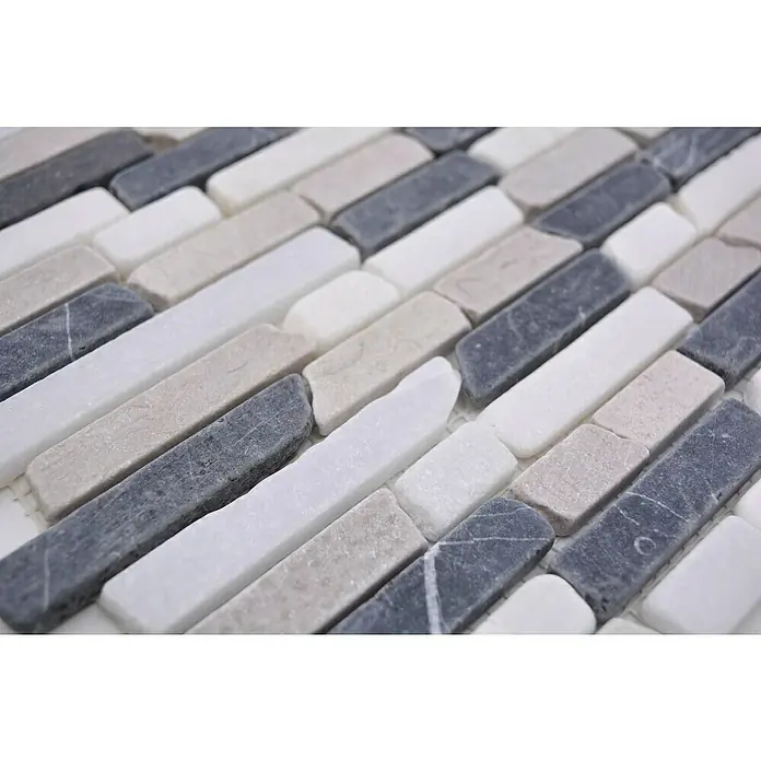 Mosaikfliese MOS BRICK 1125 - 32,2 x 30,5 cm, Grau/Schwarz, Matt - Nahaufnahme eines Mosaiks mit länglichen, unterschiedlich farbigen Steinen, ideal für Wand- und Bodengestaltung.