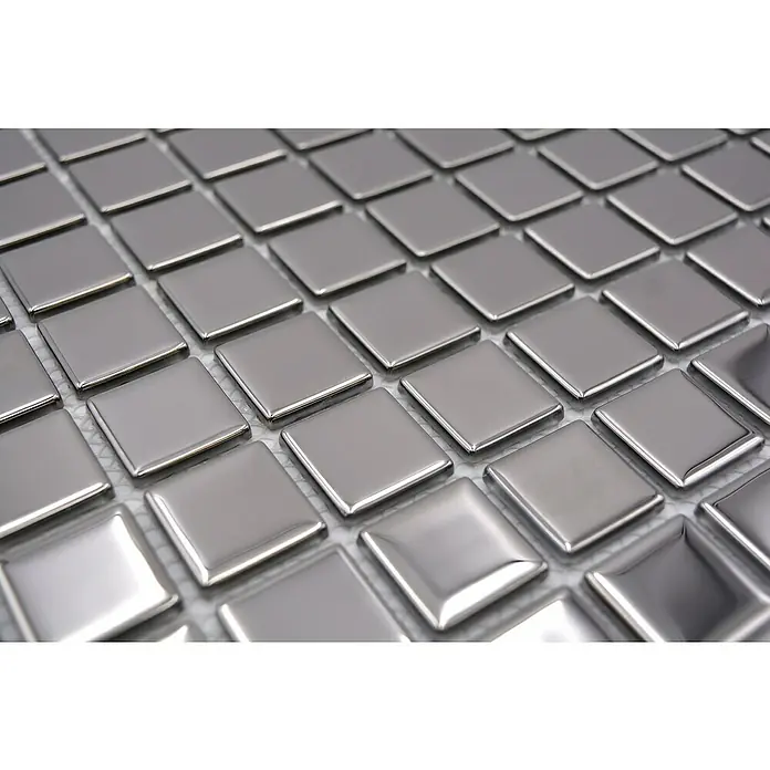 Mosaikfliese Quadrat Crystal CM 4SB2 - 32,7 x 30,2 cm, Silber, Glänzend - Nahaufnahme von quadratischen Metallfliesen, die ein modernes und industrielles Aussehen für Wand- oder Bodendesign bieten.