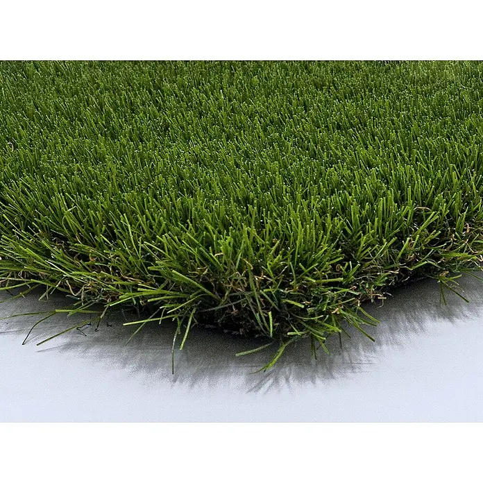 Césped artificial Creta - 5 x 1 m, Altura del pelo: 45 mm, 28.350 puntadas/m² - Primer plano de césped artificial que muestra una textura de hierba realista y un color verde vibrante. Ideal para jardines y paisajes.