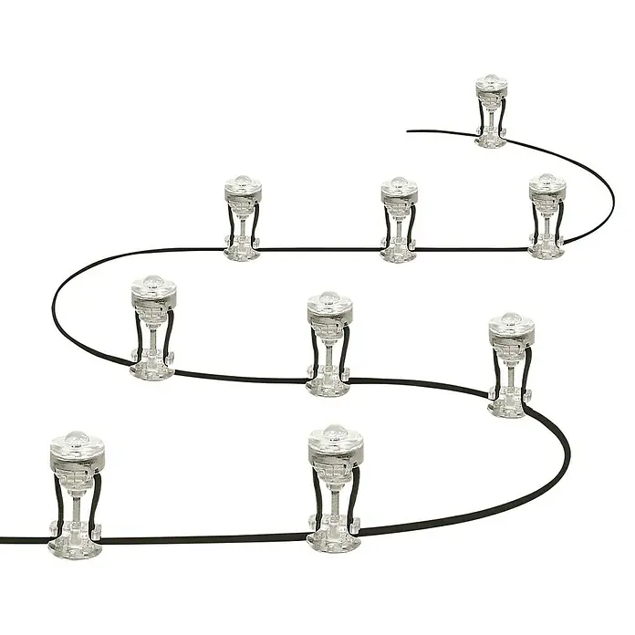 Ledvance LED-Lichterkette Endura Dot - Außen, 9,25 m, Lichtfarbe: Warmweiß, Anzahl Leuchtmittel: 9 Stk. - Das Bild zeigt eine Reihe von neun einzelnen LED-Pixeln, die an einem flexiblen schwarzen Band befestigt sind und dekorative Beleuchtungslösungen bieten.