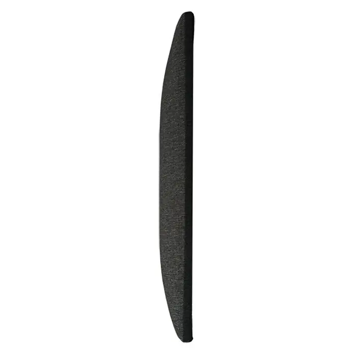 Fllow Wandpolster Inari - Anthrazit, L x B: 60 x 30 cm - Nahaufnahme einer schwarzen Handyhülle, die das schlanke Profil und das strukturierte Finish des Produkts hervorhebt.