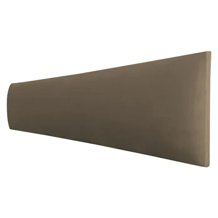 Fllow Set de paneles de pared acolchados Set Velvet B3 - 270 x 120 cm, Taupe - Primer plano de un cabecero tapizado trapezoidal en un tono marrón neutro, ideal para complementar cualquier decoración de dormitorio.