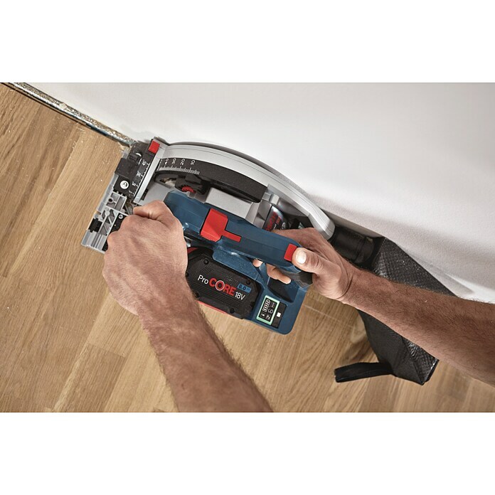 Bosch Professional Biturbo Akku-Tauchsäge GKT 18V-52 GC18 V, Ohne Akku, Durchmesser Sägeblatt: 140 mm, Leerlaufdrehzahl: 2.800 U/min - 5.500 U/min Use Shot