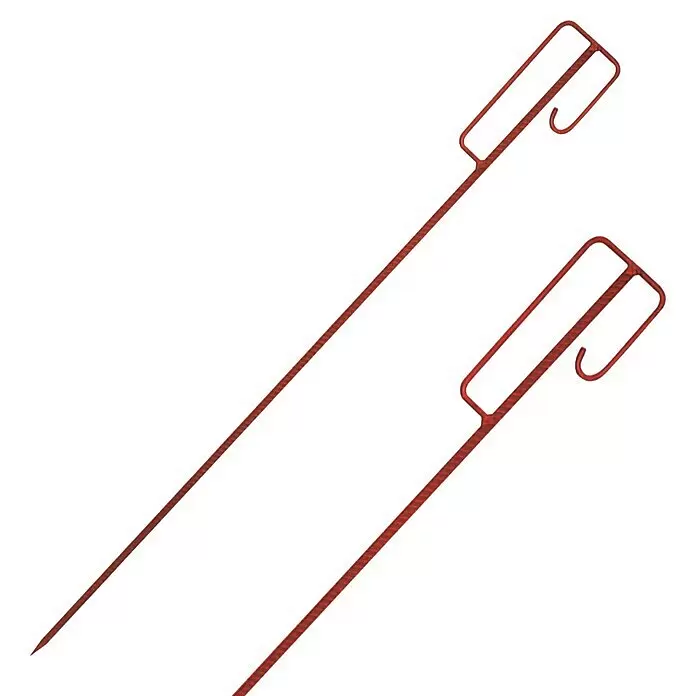 Absperrleinenhalter - 1,25 m, Sicherheitsbügel, Rot, Geschmiedet - Zwei rote Metall-Grillspieße mit rechteckigen Griffen und Haken.