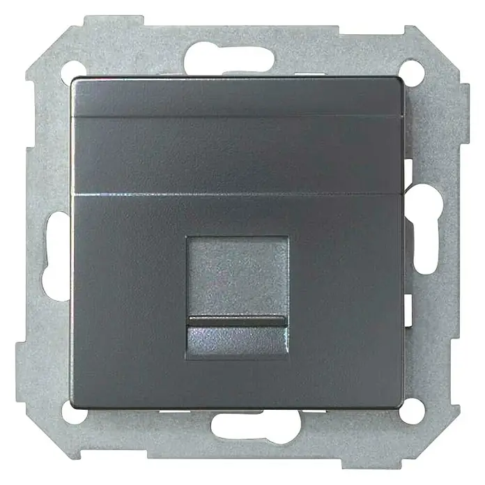 Simon 82 Toma de red Concept RJ45 - Gris, x 1, Plástico, Colocar - Primer plano de una toma de red gris con marco metálico, ideal para oficinas modernas o hogares que necesitan una conexión de datos fiable.