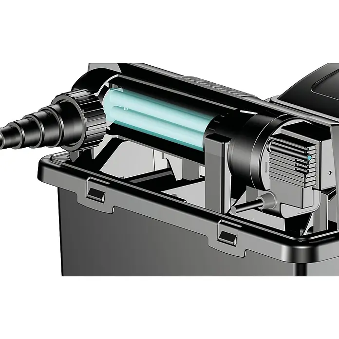 Oase Durchlauffilter BioSmart Set 7000 - 40 W, Teichgröße: 7 m³ - Nahaufnahme eines UV-C-Klärers für Aquarien. Das Gerät ist schwarz und hat eine blaue UV-Lampe.