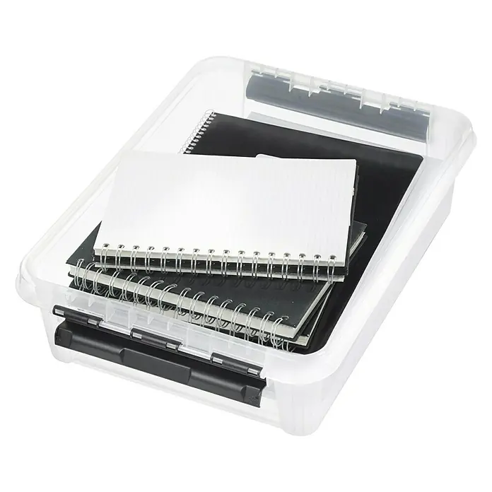 SmartStore Aufbewahrungsbox Classic 7,5 - L x B x H: 40 x 30 x 11 cm, Kunststoff, Transparent - Eine durchsichtige Kunststoffbox gefüllt mit Notizbüchern in Schwarz und Weiß, ideal zur Aufbewahrung von Büroartikeln und zum Organisieren von Dokumenten.