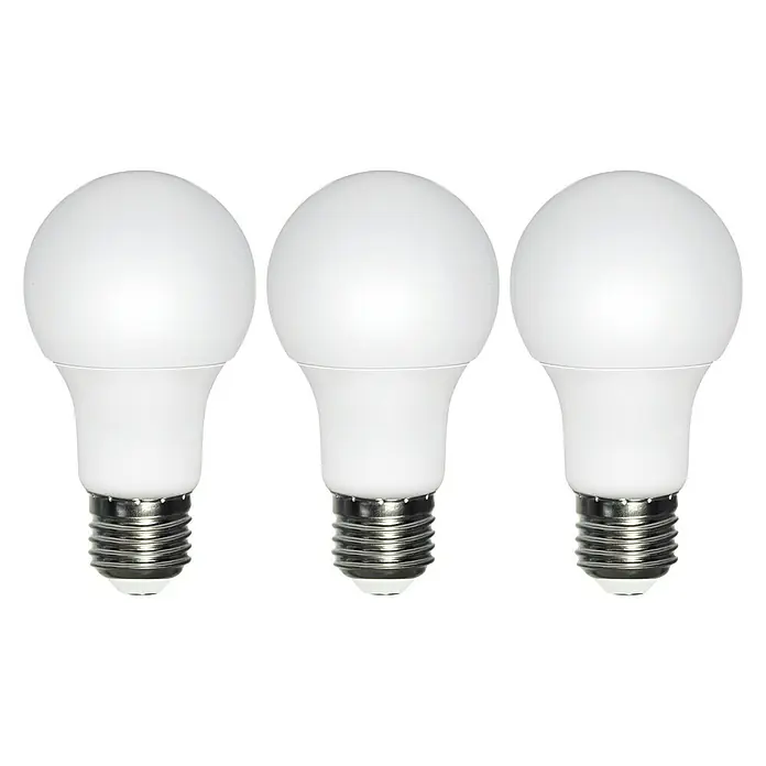 Garza Set de bombillas LED - E27, No regulable, Blanco frío, 1.520 lm, 15 W, 3 ud. - Tres bombillas LED con bulbo blanco y base de metal sobre un fondo negro.
