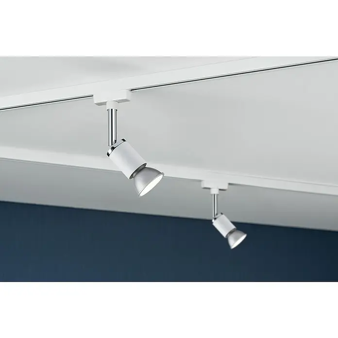 Paulmann URail Deckenstrahler Pure II - L x B x H: 11 x 5,8 x 6,6 cm, GU10, Weiß - Zwei moderne, schwenkbare Deckenstrahler in Weiß und Silber an einer weißen Schiene montiert.