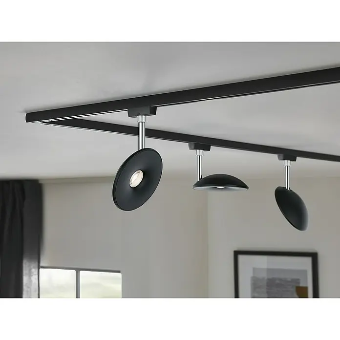 Paulmann URail LED-Spot Sphere - Schwarz, Chrom, L x B x H: 32 x 119,8 x 183 mm - Deckenleuchte mit drei Strahlern auf einer schwarzen Schiene. Die Strahler sind verstellbar und beleuchten den Raum.