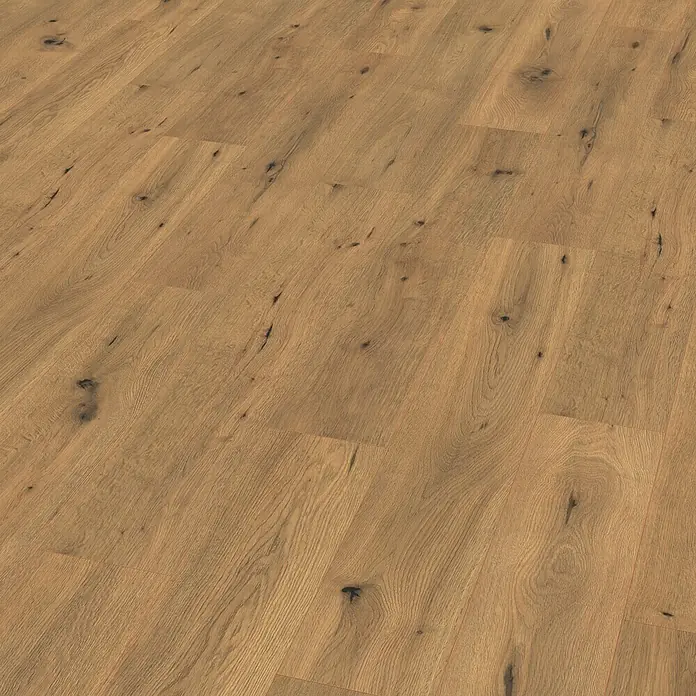 Laminat - Mühltal Eiche, Landhausdiele, 1.292 x 193 x 7 mm - Bild von hellbraunem Laminatboden mit dunklen Astlöchern und Maserung. Der Bodenbelag ist modern und strapazierfähig.