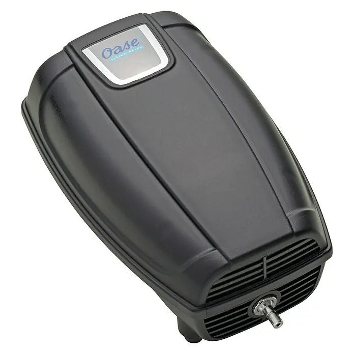 Oase Teichbelüfter AquaOxy 250 - 4 W, Teichgröße: 3 m³ - Hier ist ein Oase Vitronic UVC-Klärer in einem eleganten schwarzen Design für klare und gesunde Teiche, der Algen effektiv bekämpft.