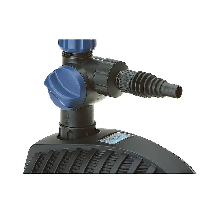 Oase Wasserspielpumpe Aquarius Fountain Set - Fördermenge pro Std.: 1.000 l - Oase Teichpumpe mit blauem Einstellknopf und schwarzem, geripptem Auslauf. Die Pumpe ist für den Einsatz im Gartenteich konzipiert.