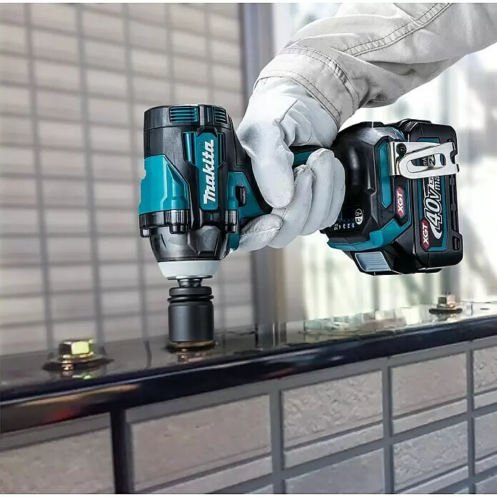 Makita XGT 40V max. Akku-Schlagschrauber TW004GZ - 40 V, Ohne Akku - Anwendungsbeispiel