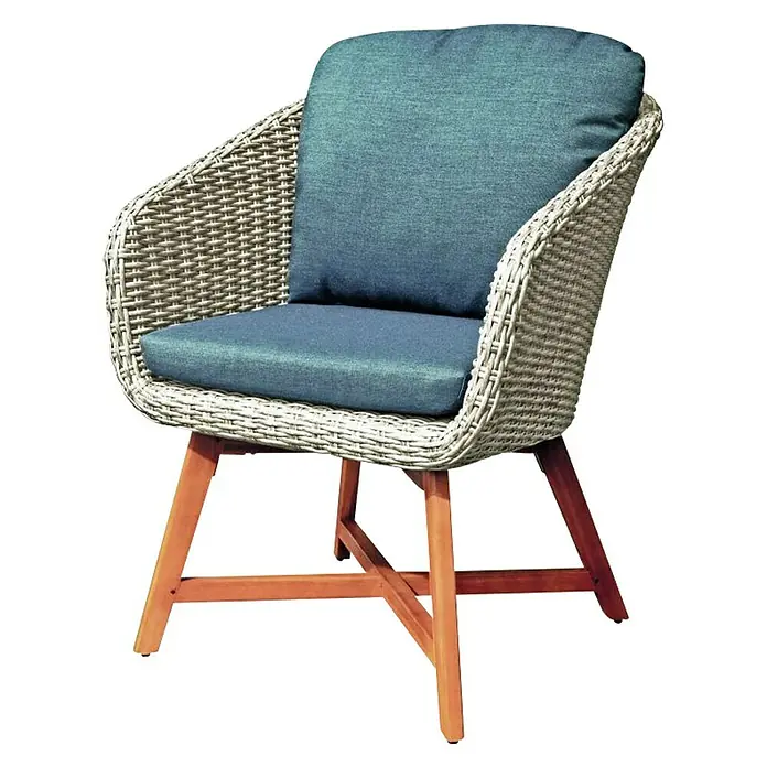 Sunfun Pauline Loungemöbel-Set - 4 -tlg., Akazie/Polyrattan, Aluminium, Bambusgrau/Naturbraun - Grauer Rattansessel mit blauen Polstern und Holzbeinen, der Komfort und Stil für den Außenbereich bietet.