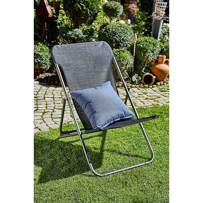 Sunfun Garten-Liegestuhl - Schwarz, Klappbar - Bequemer grauer Gartensessel mit blauem Kissen im Grünen. Ideal zum Entspannen im Garten oder auf der Terrasse mit stilvollem Design.