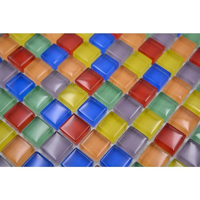 Mosaikfliese Quadrat Crystal XCM 8SE1501 - 30 x 30 cm, Bunt, Glänzend - Nahaufnahme von bunten, quadratischen Glasmosaikfliesen, die ein lebhaftes Muster bilden, ideal für kreative Projekte.