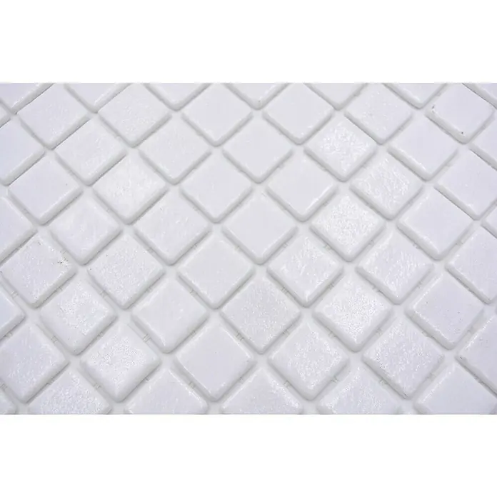 Mosaikfliese Eco Blanco VP100PAT - 31,6 x 31,6 cm, Weiß, Matt - Nahaufnahme eines Musters aus quadratischen, weißen Fliesen, die ein strukturiertes und einheitliches Design für Oberflächen schaffen.