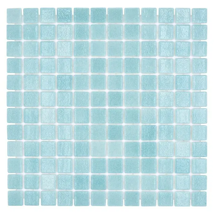 Mosaikfliese Eco Niebla VP503PAT - 31,6 x 31,6 cm, Karibikgrün, Matt - Nahaufnahme einer quadratischen, hellblauen Glasmosaikfliese mit weißen Fugenlinien für Badezimmer und Küchen.