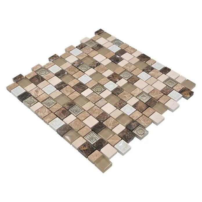 Mosaikfliese Crystal Mix XNM DF2 - 29,8 x 30,4 cm, Beige/Braun, Glänzend - Ein auffälliges Mosaikmuster mit quadratischen Fliesen in verschiedenen Braun- und Beigetönen, ideal für Wand- und Bodenverkleidungen im Innenbereich.