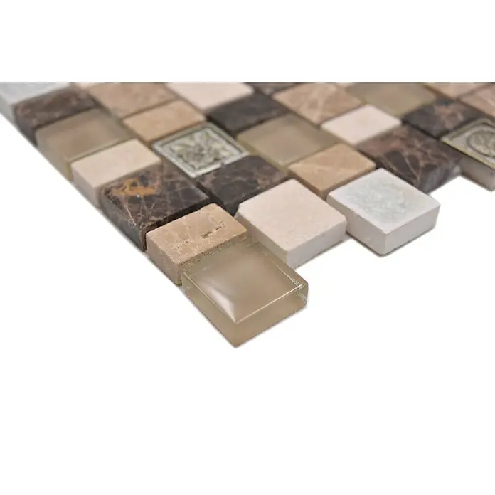 Mosaikfliese Crystal Mix XNM DF2 - 29,8 x 30,4 cm, Beige/Braun, Glänzend - Nahaufnahme von quadratischen Mosaikfliesen in verschiedenen Naturtönen, die ein elegantes und vielseitiges Design für Innenräume bieten.