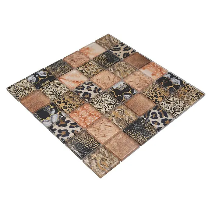 Mosaikfliese Crystal Wildlife XCM WL68 - 29,8 x 29,8 cm, Braun, Glänzend - Quadratische Fliese mit Tiermuster und vielen Brauntönen, die ein stilvolles, modernes Design für jeden Raum bietet.