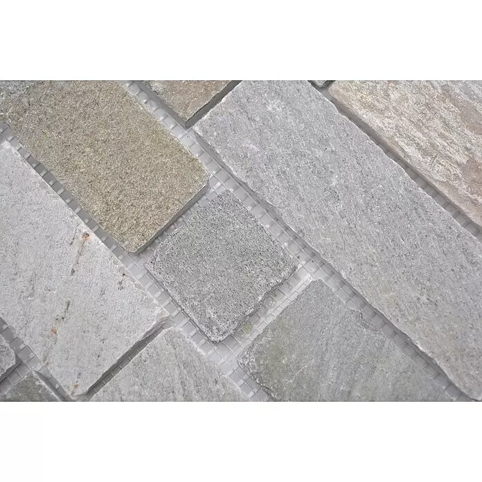 Mosaikfliese Brick Splitface XMS 548N - 30,5 x 30,5 cm, Beige, Matt - Naturstein-Mosaikfliesen in unregelmäßigen Formen, mit rauer Textur in Grau- und Beigetönen, auf einem Netz montiert.