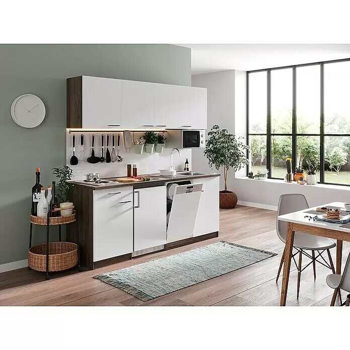 Respekta Singleküche Oliver - Breite: 195 cm, Weiß, Mit Duo-Kochmulde und Mikrowelle - Moderne Kompaktküche mit weißen Schränken, Holz-Arbeitsplatte, integrierten Geräten und offener Spülmaschine in hellem Raum.