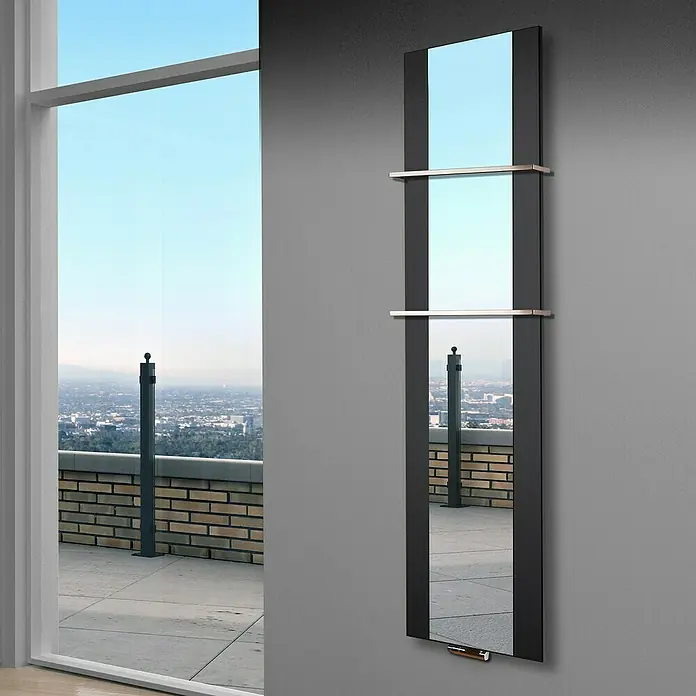Szagato Designheizkörper Singapur - B x H: 470 x 1.800 mm, Schwarz, Mit 2 Handtuchhalter (15 mm) - Elegantes, schlankes Spiegelpaneel mit zwei Ablagen, das jedem Raum einen Hauch von Modernität verleiht.