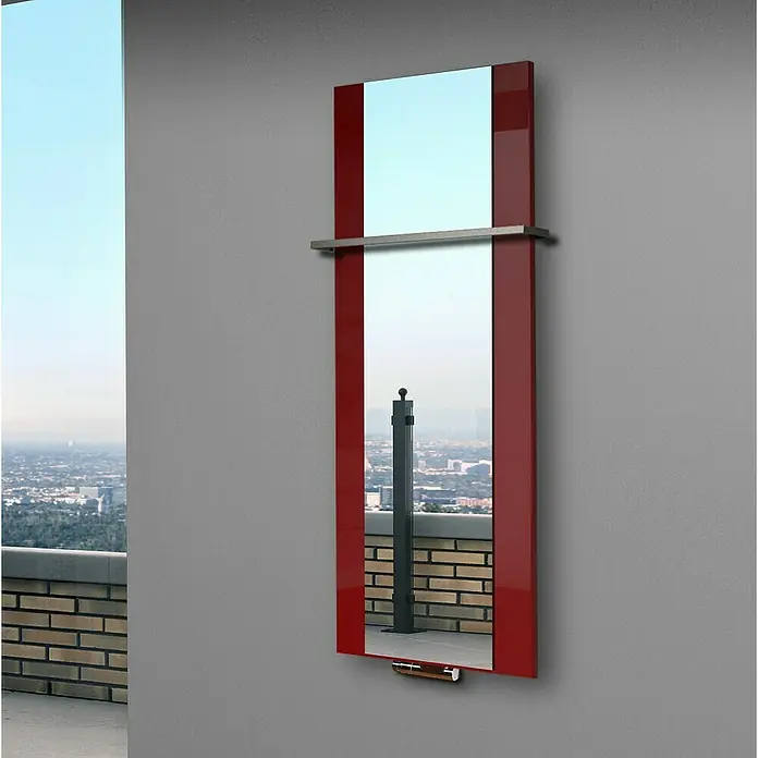 Szagato Designheizkörper Singapur - B x H: 470 x 1.200 mm, Wärmeleistung bei Vorlauftemperatur von 75 °C (D: 50): 799 W, Rot, Mit 1 Handtuchhalter (15 mm) - Elegantes Wandpaneel mit Spiegel, rotem Rahmen und Ablage, das durch sein schlankes Design und die hochwertige Verarbeitung besticht.