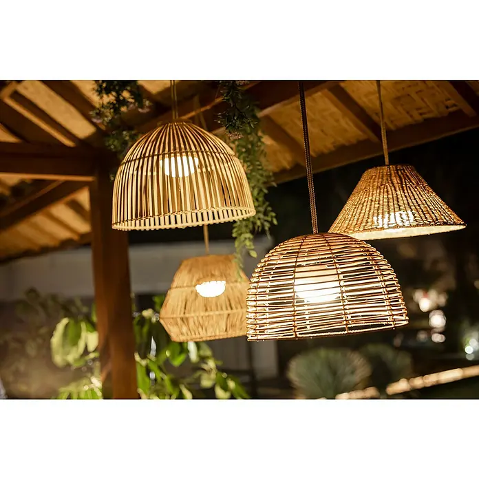 New Garden Akku-Pendelleuchte Bossa - L x B x H: 3 m x 35 cm x 22 cm, Beige, Warmweiß, 9 W, IP54 - Hängende Rattanlampen sorgen für eine warme, einladende Atmosphäre. Das natürliche Material und das sanfte Licht machen sie zu einem Blickfang.