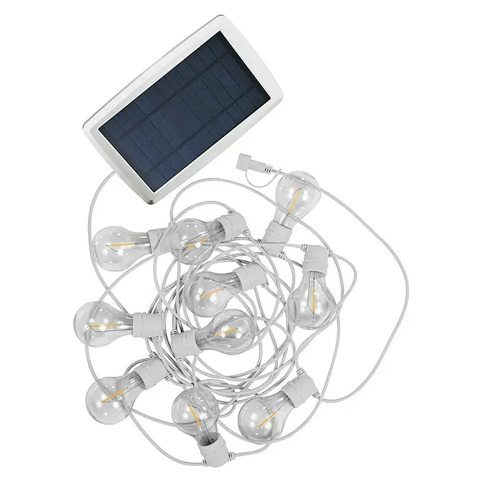 New Garden Solar-Lichterkette Allegra - IP44, Länge: 8 m - Nahaufnahme einer Solar-Lichterkette mit mehreren Glühbirnen, die ein warmes, einladendes Licht ausstrahlen und für eine stimmungsvolle Atmosphäre sorgen.